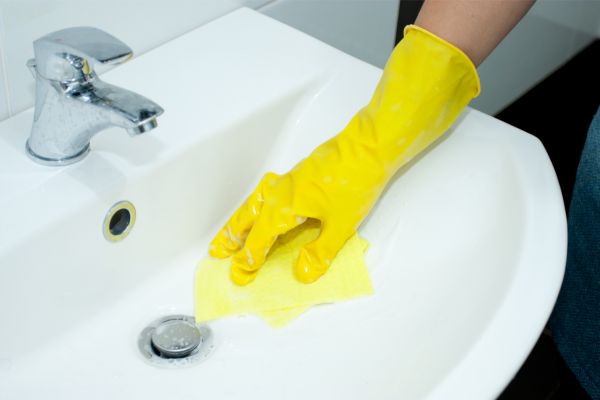 Bathrooms Move Out Cleaning - Regal House Keeping West Jordan Cleaning Services